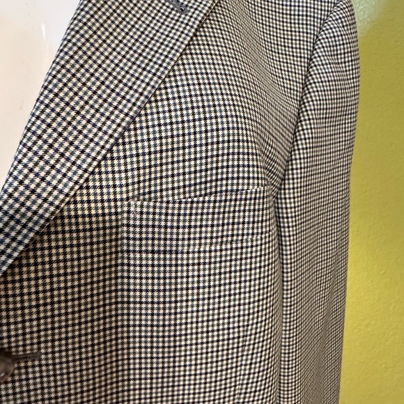 Burberry Gray Sport Coat with Sophisticated Texture - Picture 11 of 13